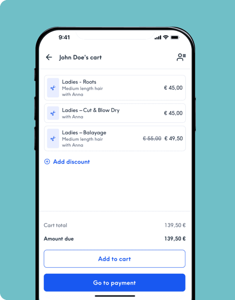 Schermata dell'app che mostra il carrello di un cliente con tre servizi di parrucchiere e il totale di 139,50 €, con i pulsanti per aggiungere al carrello e procedere al pagamento.